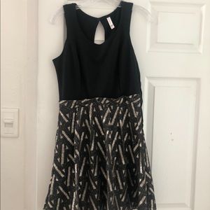 Black and gold dress - Xhilaration